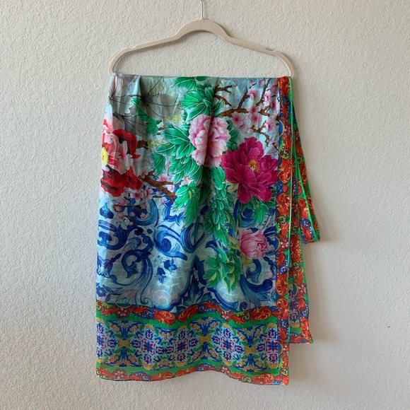 Pakistani Designer Threads and Motifs Suit - Picture 5 of 5